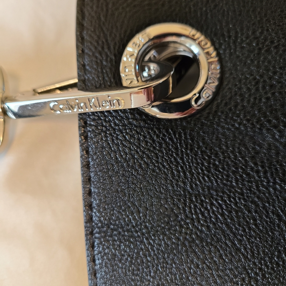 Calvin Klein Reversible Tote - Picture 14 of 15